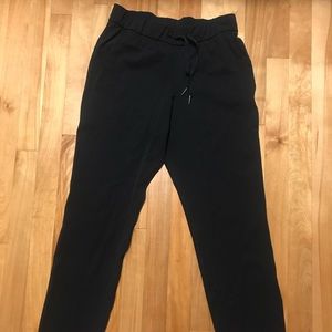 Lulu lemon on the fly jogger size 4 luxtreme